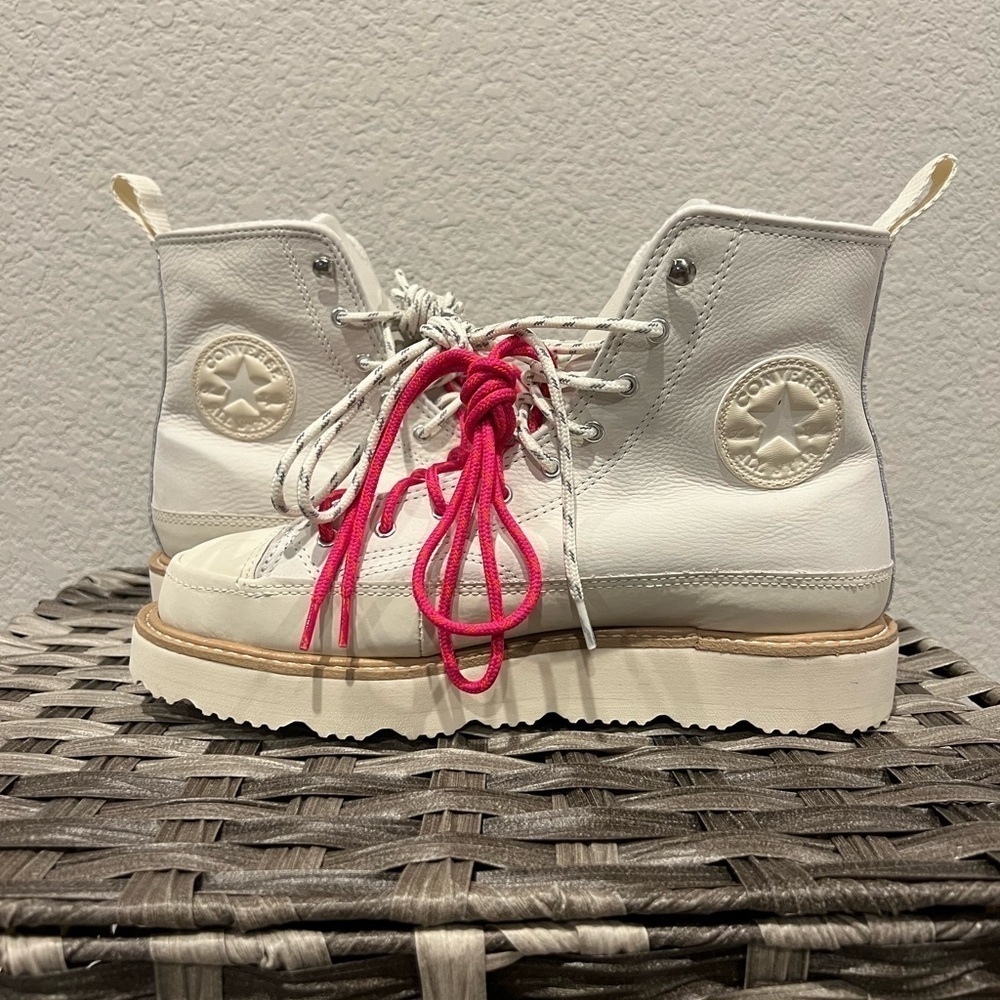 NWOT! Converse -Chuck Taylor Crafted Boot Egret Natural Ivory w/Ivory/Pink Laces
